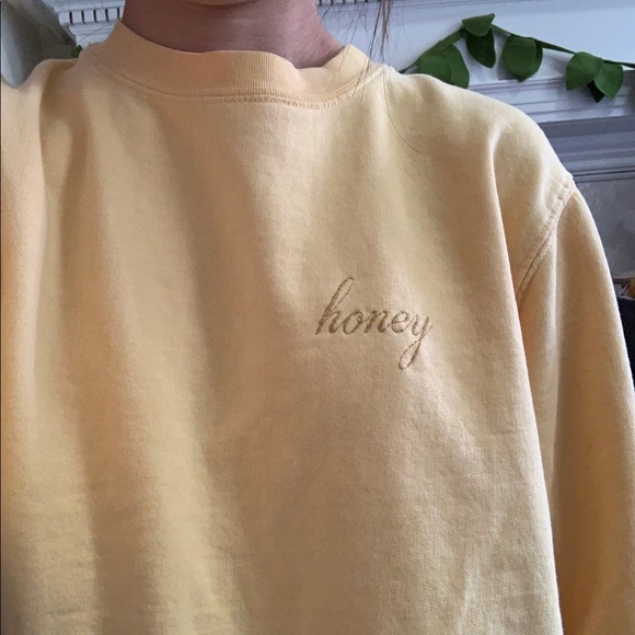 Brandy Melville Sweaters - ☀️ Brandy Melville Yellow Honey Crewneck